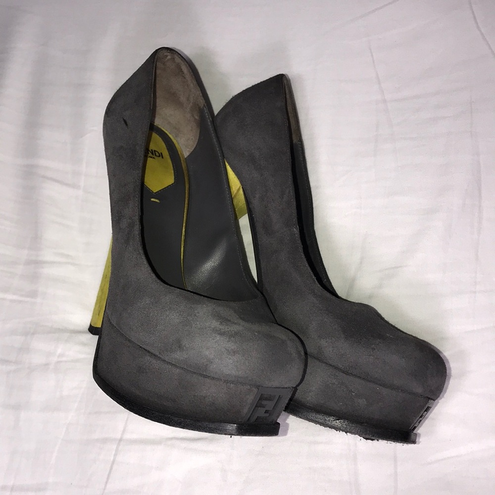 Fendi suede pumps size 38.5 - US 8.5 - Picture 2 of 8